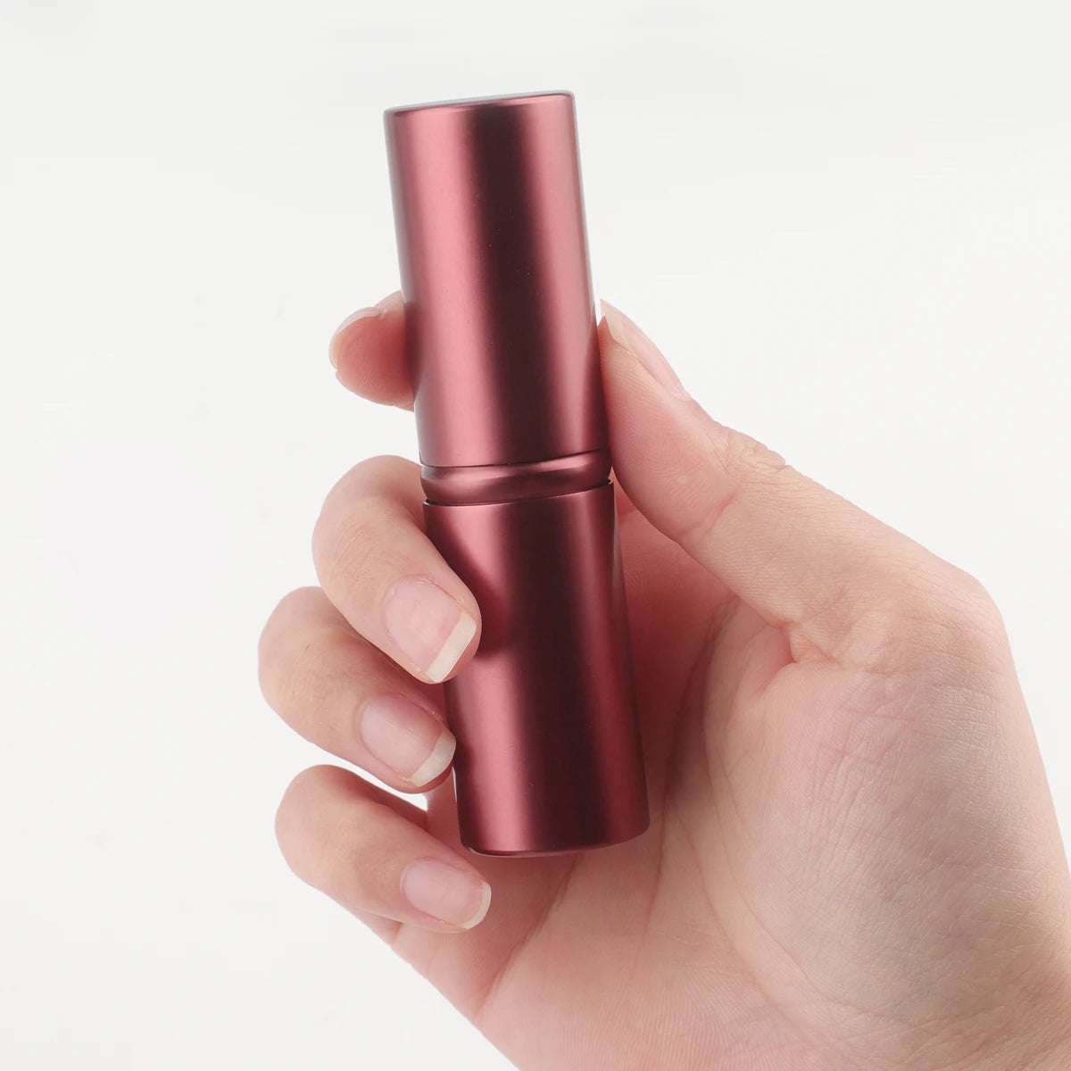 Retractable Mini Powder Brush – Portable & Multifunctional