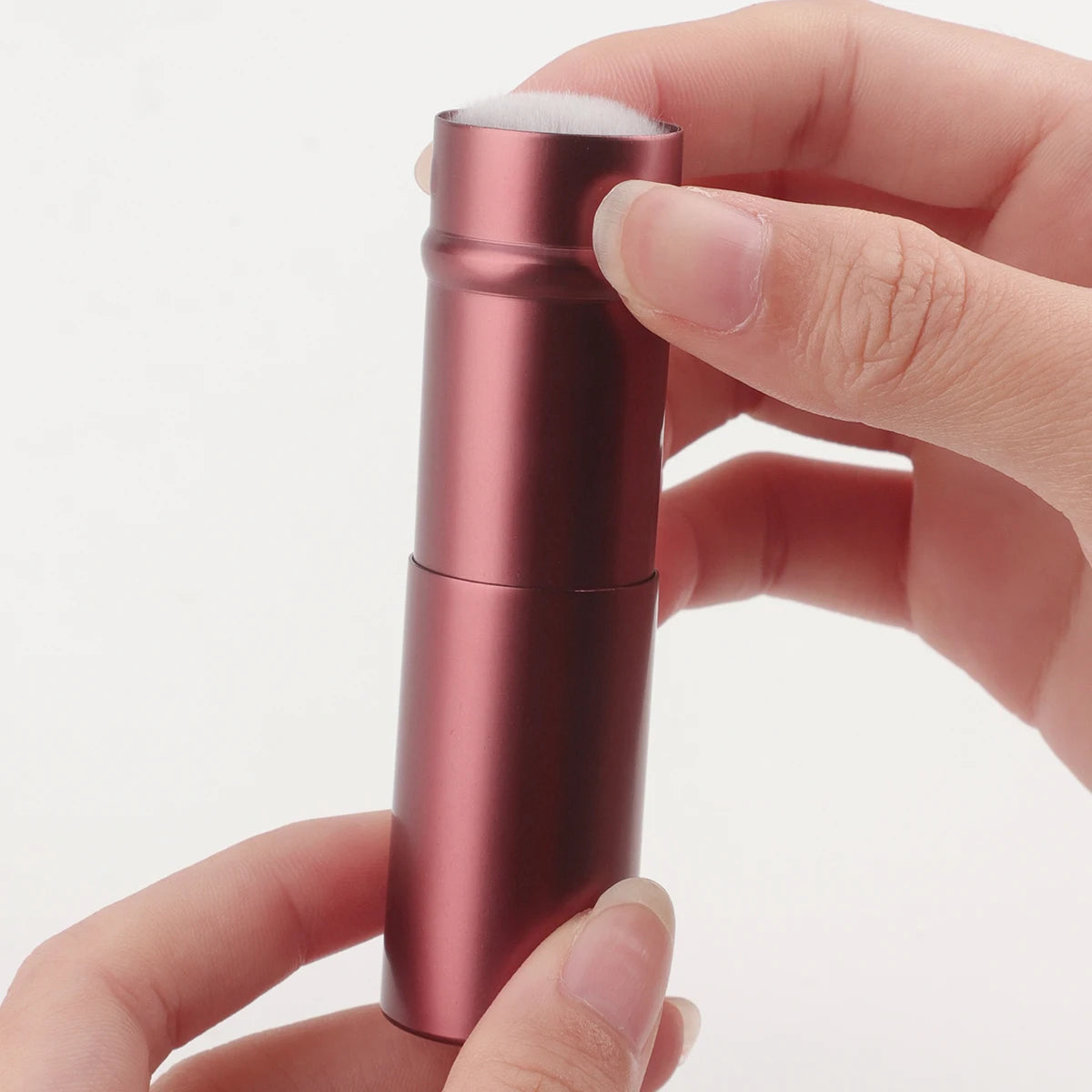 Retractable Mini Powder Brush – Portable & Multifunctional
